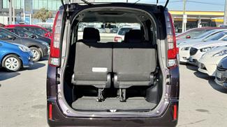 2015 Toyota Noah - Thumbnail
