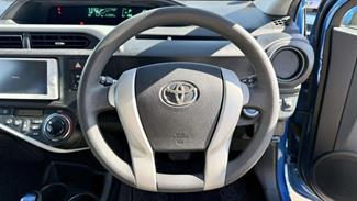 2013 Toyota Aqua - Thumbnail