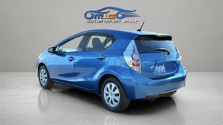 2013 Toyota Aqua - Thumbnail