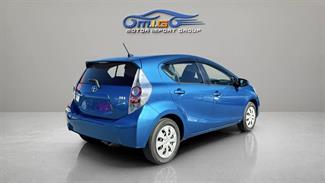 2013 Toyota Aqua - Thumbnail