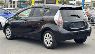 2012 Toyota Aqua - Thumbnail