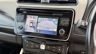 2017 Nissan Leaf - Thumbnail