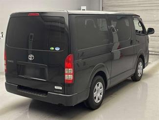 2018 Toyota Hiace - Thumbnail