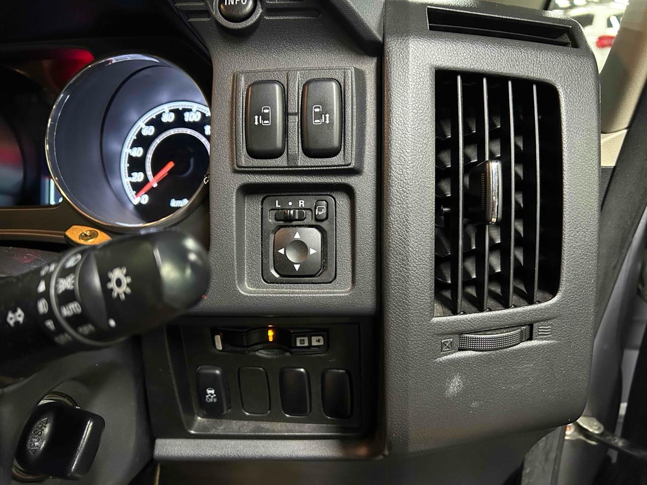 2016 Mitsubishi DELICA