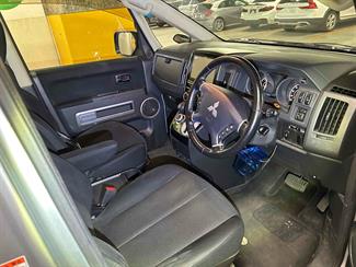 2016 Mitsubishi DELICA - Thumbnail