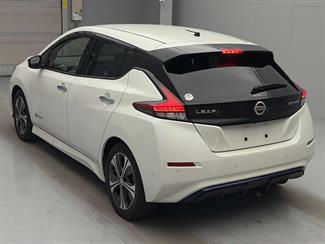 2018 Nissan Leaf - Thumbnail