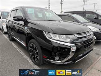 2017 Mitsubishi Outlander - Thumbnail