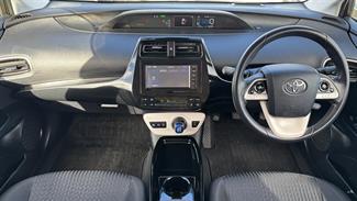 2019 Toyota Prius - Thumbnail