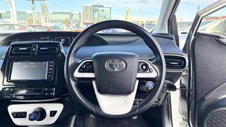 2019 Toyota Prius - Thumbnail