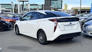 2019 Toyota Prius - Thumbnail