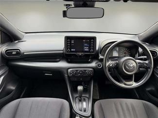 2020 Toyota YARIS - Thumbnail