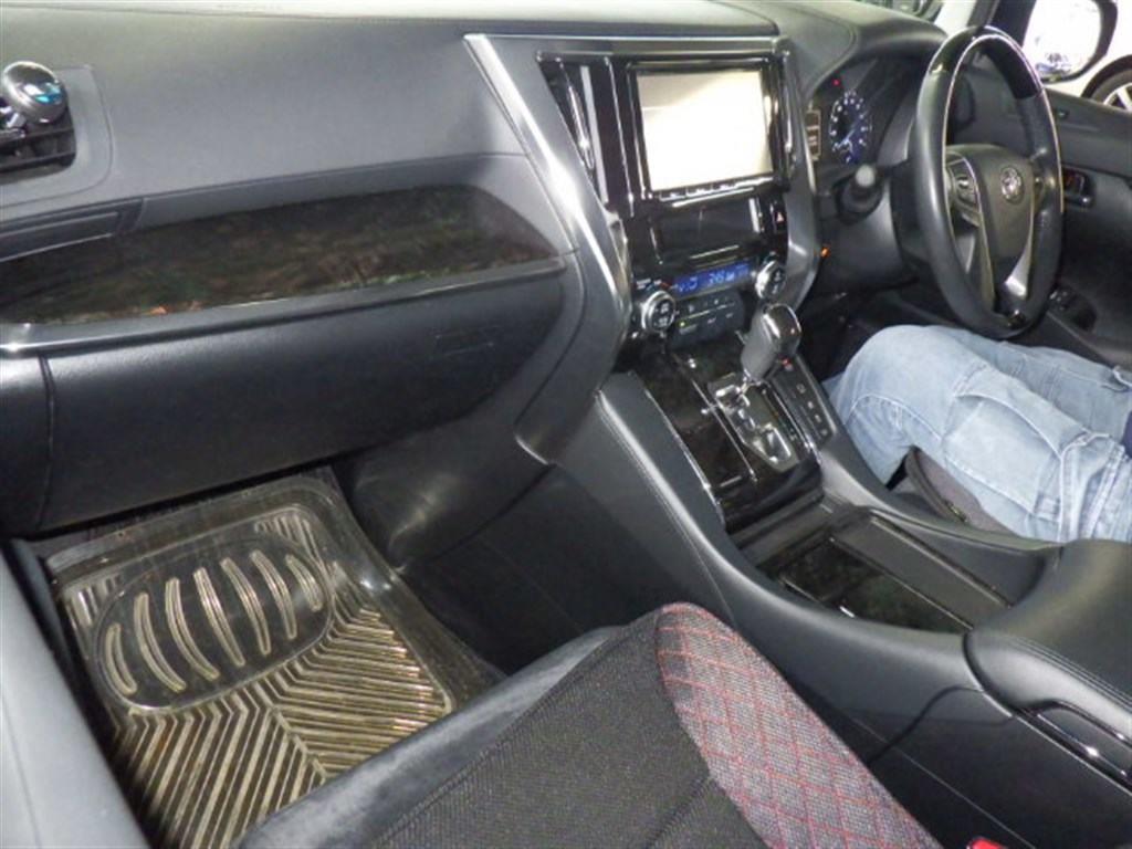 2015 Toyota Vellfire