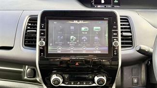 2017 Nissan Serena - Thumbnail