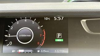 2017 Nissan Serena - Thumbnail