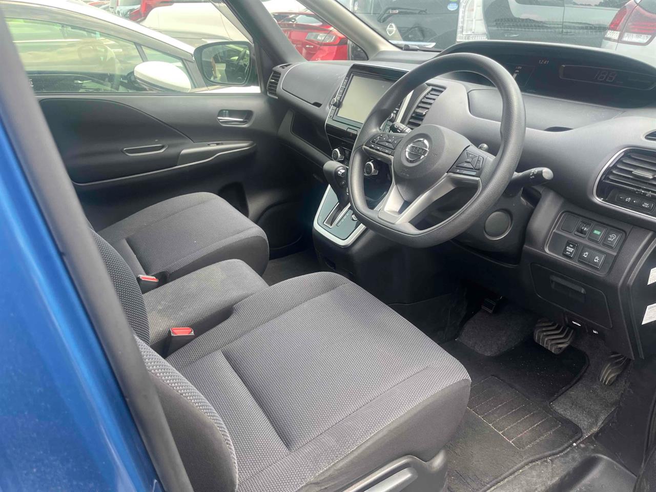 2017 Nissan Serena