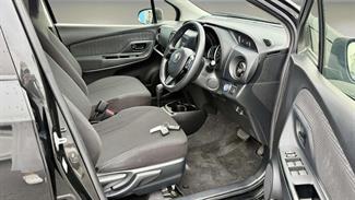 2017 Toyota Vitz - Thumbnail