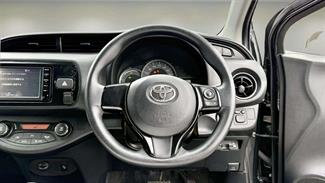 2017 Toyota Vitz - Thumbnail