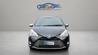 2017 Toyota Vitz - Thumbnail