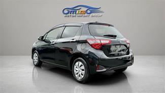 2017 Toyota Vitz - Thumbnail