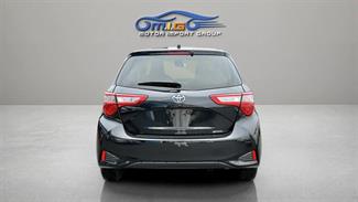 2017 Toyota Vitz - Thumbnail