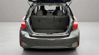 2017 Toyota Vitz - Thumbnail