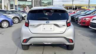 2022 Toyota Aqua - Thumbnail