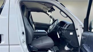 2021 Toyota Hiace - Thumbnail