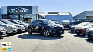 2017 Toyota C-HR - Thumbnail