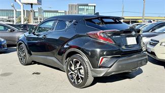 2017 Toyota C-HR - Thumbnail
