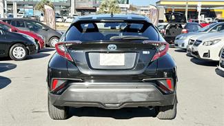 2017 Toyota C-HR - Thumbnail