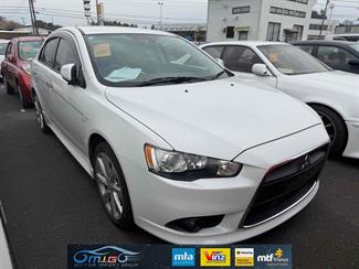 2013 Mitsubishi Galant - Thumbnail