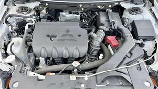 2013 Mitsubishi Galant - Thumbnail