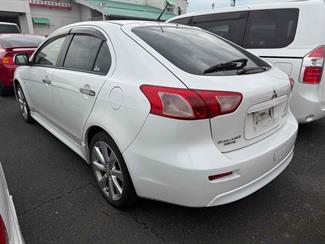 2013 Mitsubishi Galant - Thumbnail