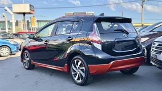 2015 Toyota Aqua - Thumbnail