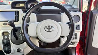 2014 Toyota SPADE - Thumbnail
