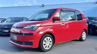 2014 Toyota SPADE - Thumbnail