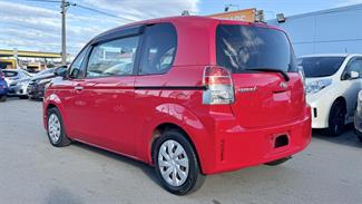 2014 Toyota SPADE - Thumbnail