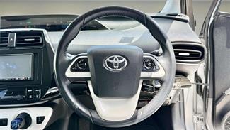 2018 Toyota Prius - Thumbnail