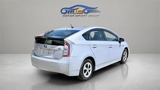 2012 Toyota Prius - Thumbnail
