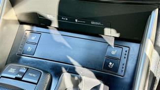 2013 Lexus IS 300H - Thumbnail