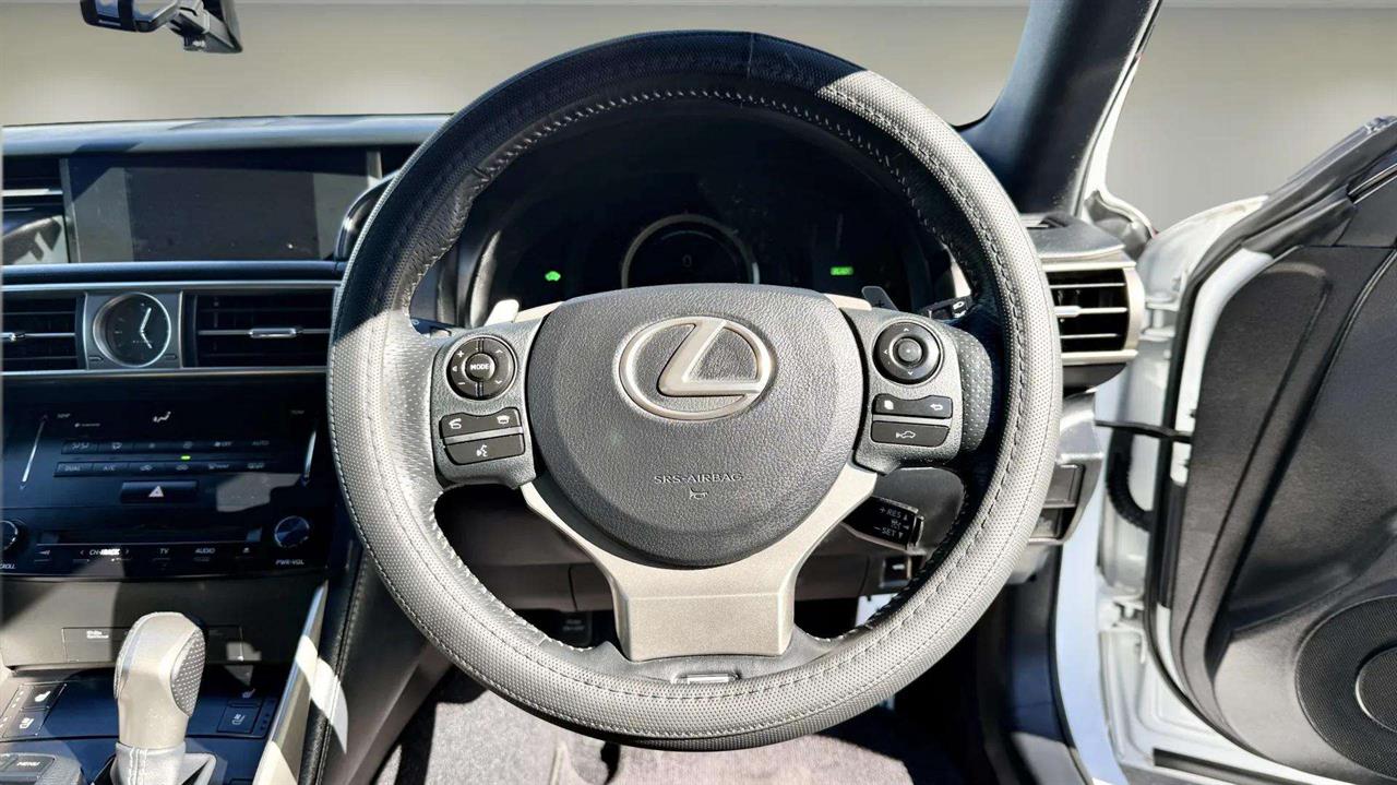 2013 Lexus IS 300H