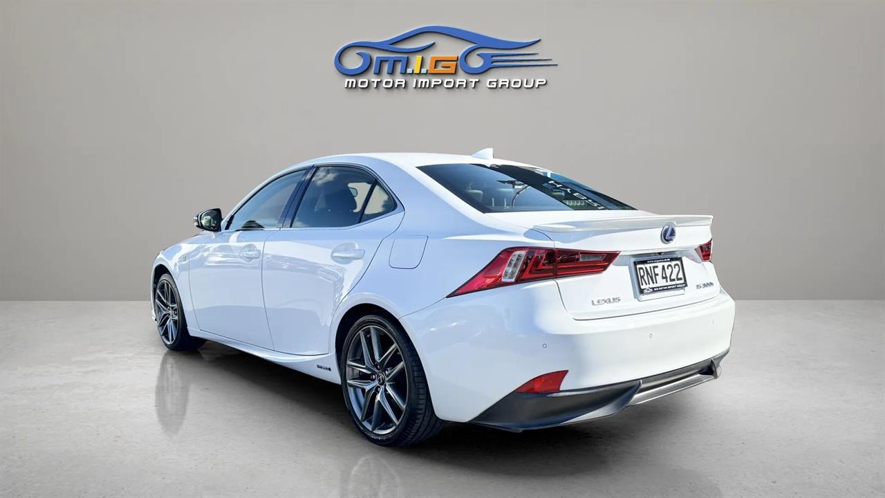 2013 Lexus IS 300H