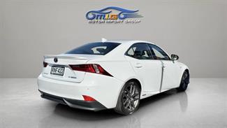 2013 Lexus IS 300H - Thumbnail