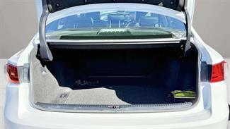 2013 Lexus IS 300H - Thumbnail