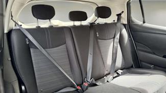 2019 Nissan Leaf - Thumbnail