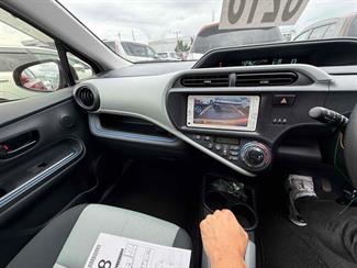 2014 Toyota Aqua - Thumbnail
