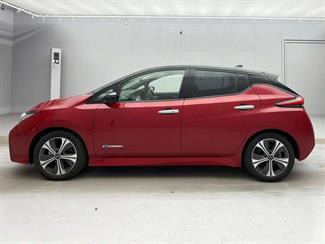 2022 Nissan Leaf - Thumbnail