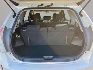 2016 Toyota Prius - Thumbnail