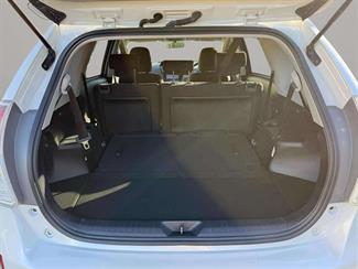 2016 Toyota Prius - Thumbnail