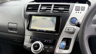 2012 Toyota Prius - Thumbnail